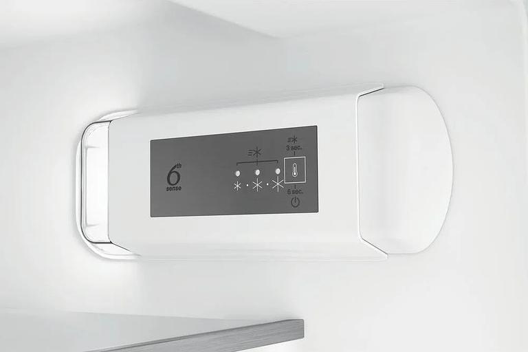 Встраиваемые холодильники Whirlpool Whirlpool WHC18T132 фото 7