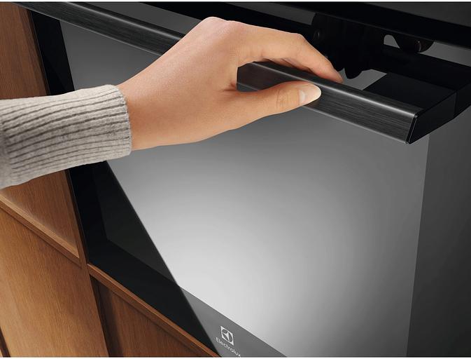 Духовой шкаф Электрический Electrolux EOE8P39H черный фото 6
