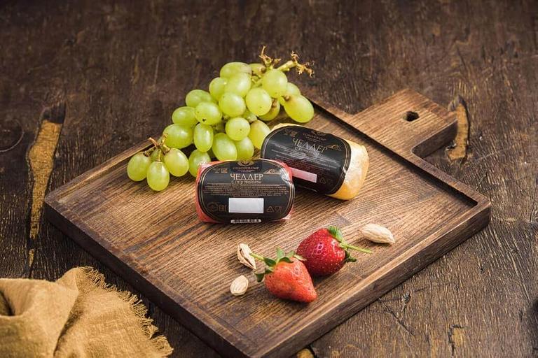 Сыр «Чеддер» с портвейном 12 месяцев выдержка ОПТ фото 2