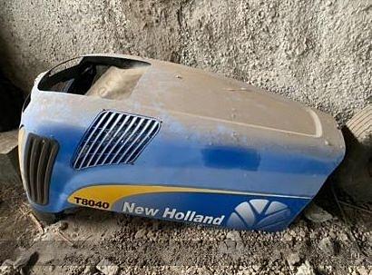 Капот трактора NEW HOLLAND T8040 фото 2