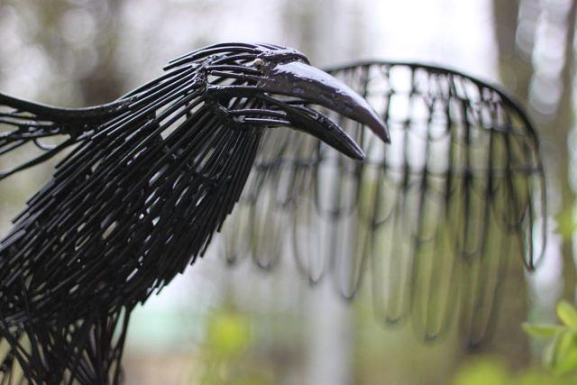 Скульптура из проволоки «Ворон» фото 2