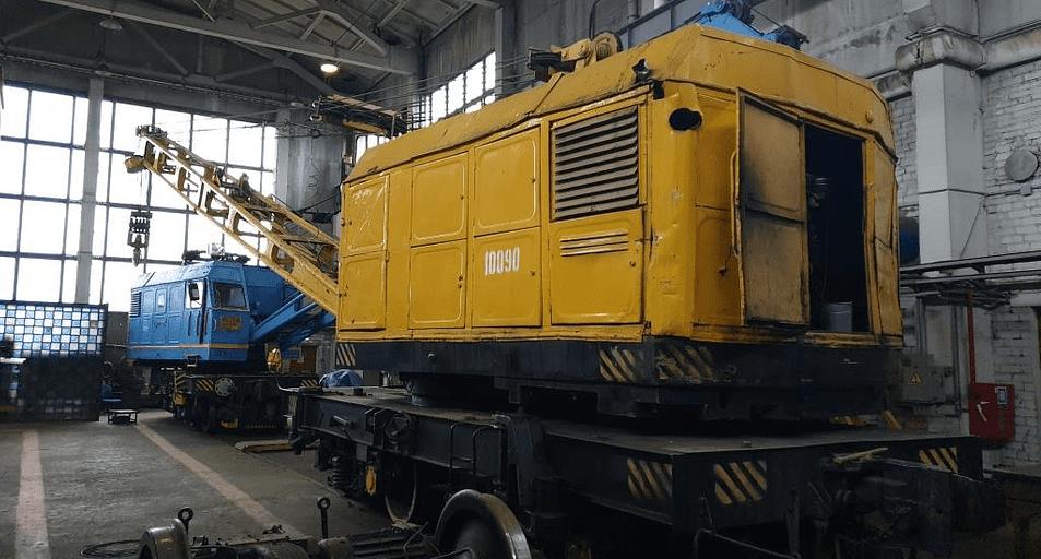 Железнодорожный кран фото 1