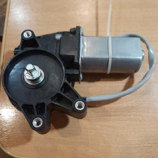 Моторедуктор стеклоподъемника ВАЗ-2110-12 правый «КЭМЗ» фото 1