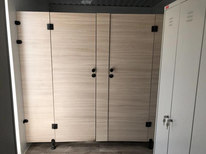 Контейнер под раздевалку с туалетом и душем фото 3