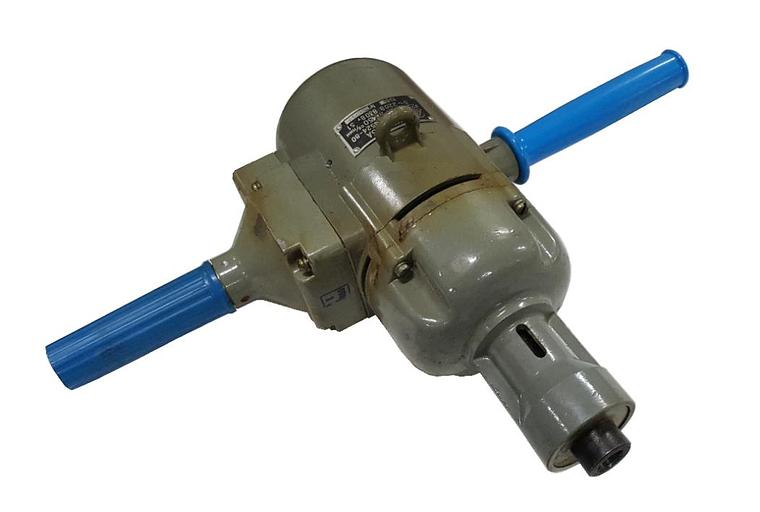 Машина ручная сверлильная электрическая ИЭ-1015А фото 1