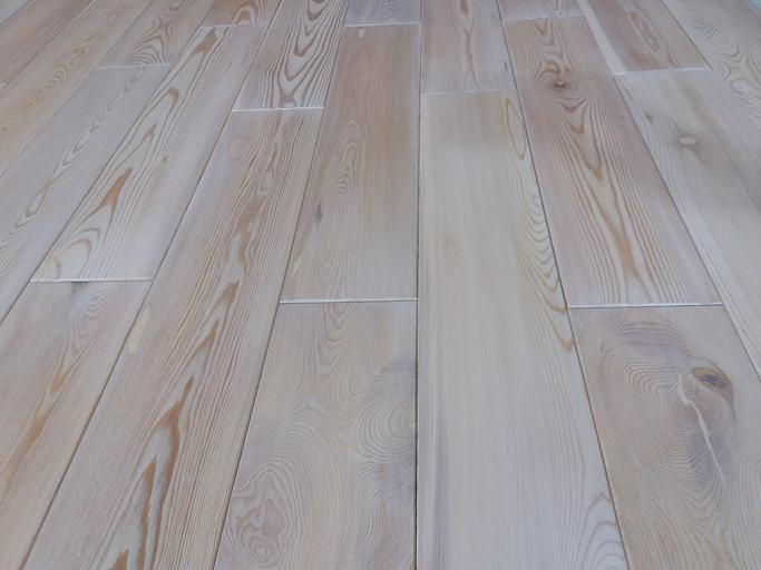 Выбеленная, массивная доска, лиственница, 15 мм, рустик, масло, 1.97 м2 фото 1