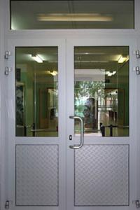 Алюминиевые двери фото 2