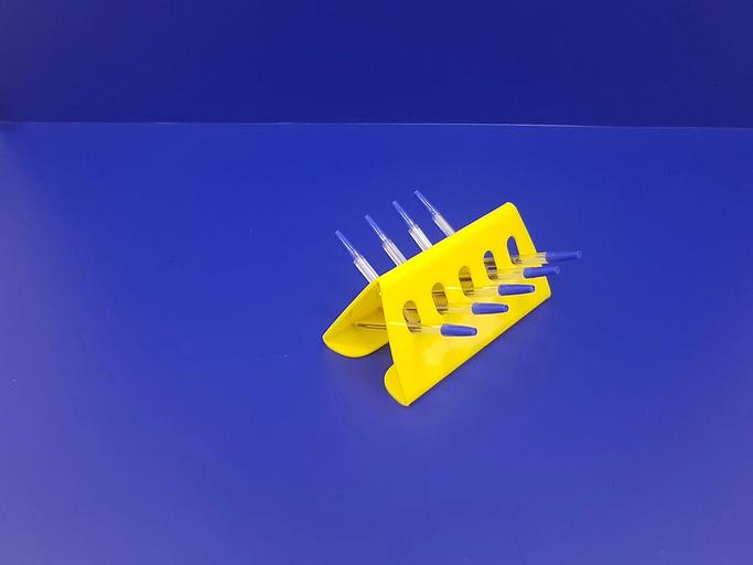 Подставка для ручек карандашей кистей 9 секции.(домик цвет желтый) фото 1