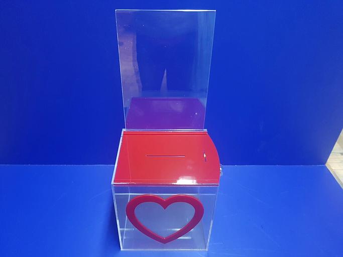 Короб для сбора пожертвований из прозрачного оргстекла с сердечком. фото 2