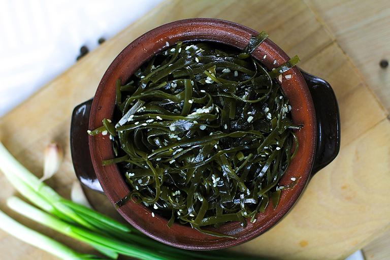 Морская капуста маринованная c кунжутом ОПТ фото 3