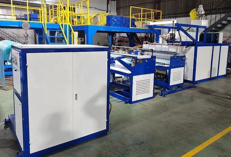 Линия для производства 2-слойной воздушно-пузырьковой полиэтиленовой пленки UTOPE-1200 фото 1