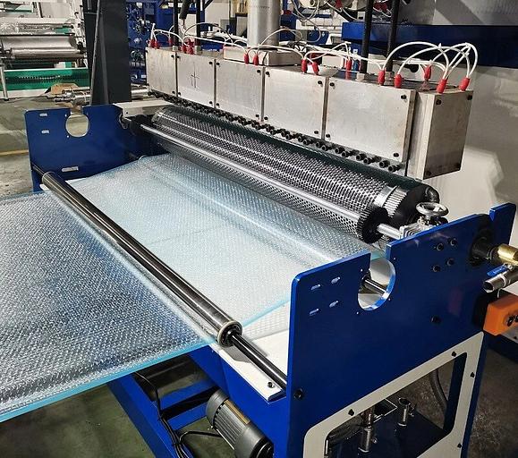 Линия для производства 2-слойной воздушно-пузырьковой полиэтиленовой пленки UTOPE-1200 фото 2