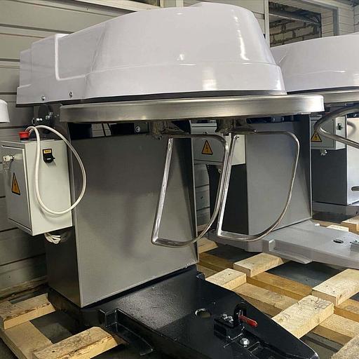 Тестомесильная машина «Деметра» 140 литров с 2 месильными органами-рамками фото 1