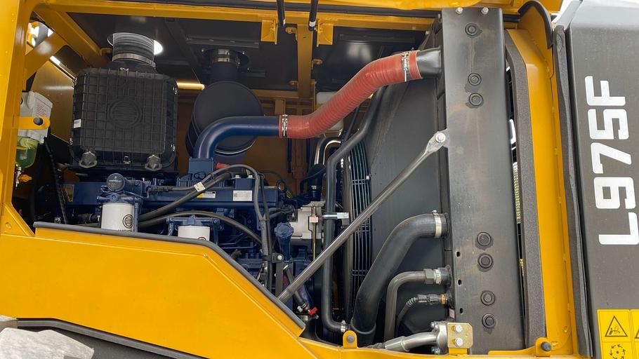 Фронтальный погрузчик L975F фото 5