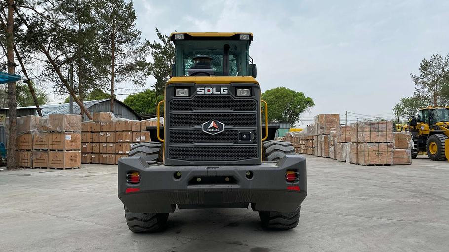 Фронтальный погрузчик 946H фото 10