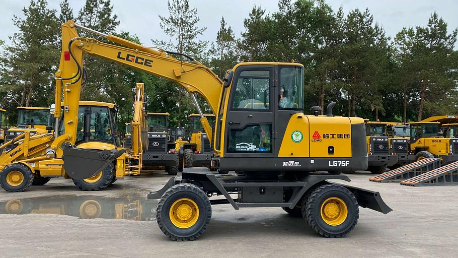 Колесный экскаватор SDLG LG75F фото 1