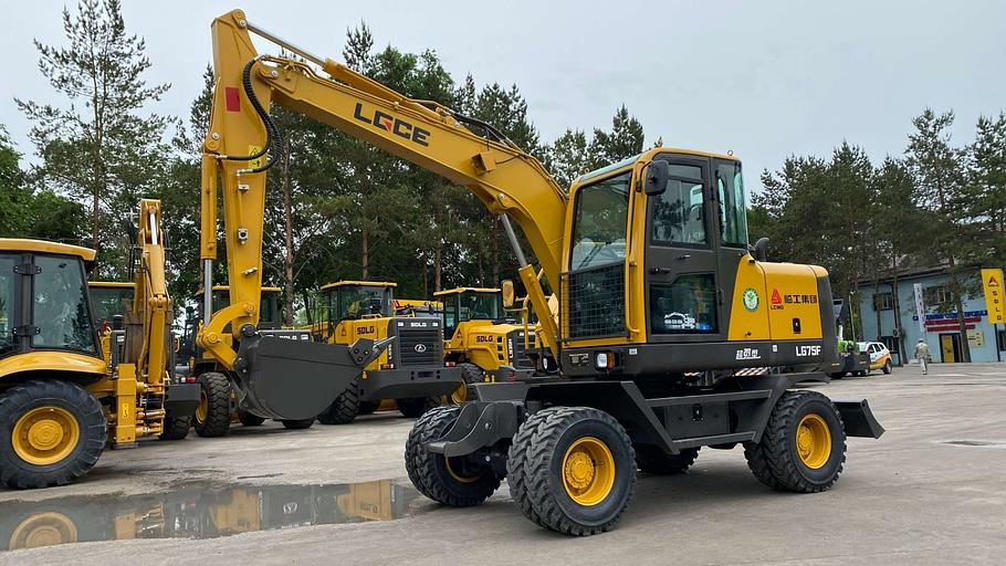 Колесный экскаватор SDLG LG75F фото 2