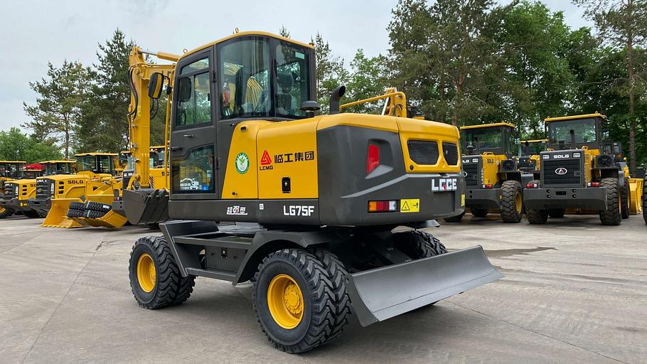 Колесный экскаватор SDLG LG75F фото 6