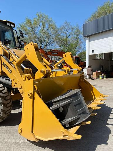 Экскаватор-погрузчик B877L Sevalo фото 9