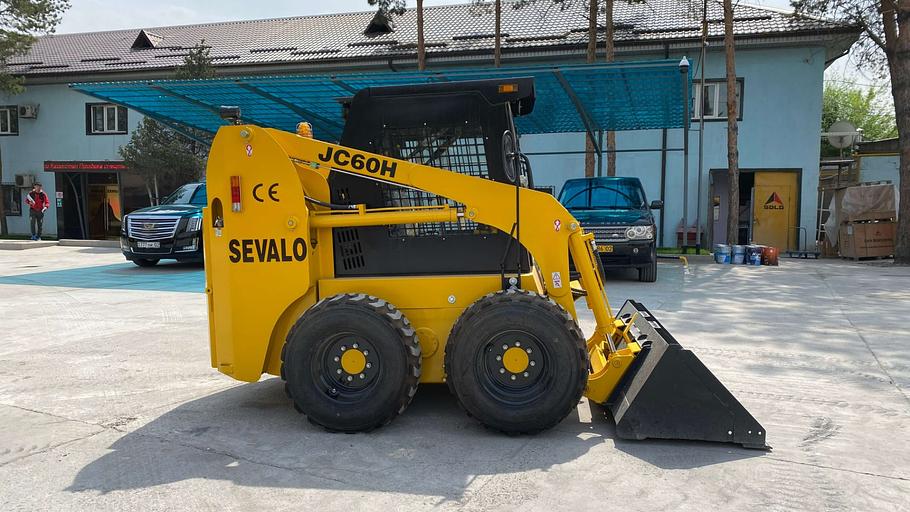 Мини-погрузчик JC60H фото 5