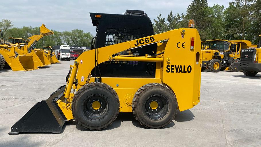 Мини-погрузчик JC65H фото 1