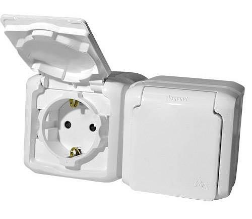 Quteo Розетка двойная с заземлением со шторками наружная IP44 белая фото 1