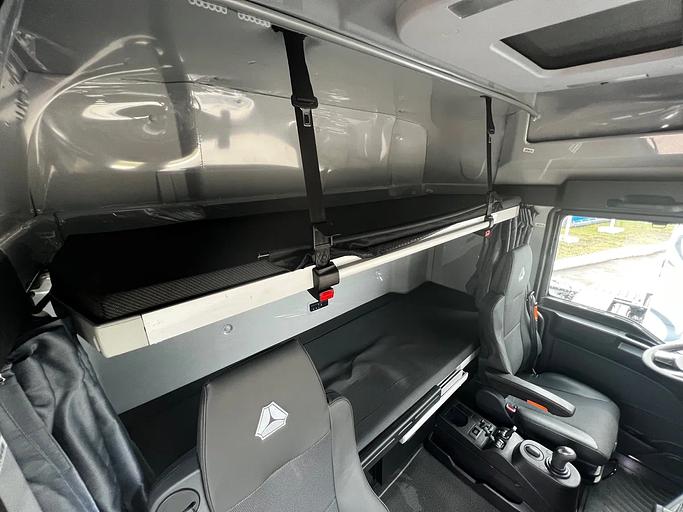 Тягач Sinotruk Sitrak C7H белый, дизель, механика, 2023 г фото 7