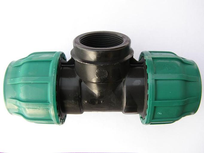 Тройник ПНД 110x3x110 с внутренней резьбой компрессион. фото 1