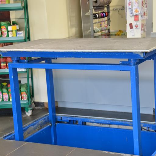 Грузовой лифт модель EVI (Тротуарный подъёмник) фото 1