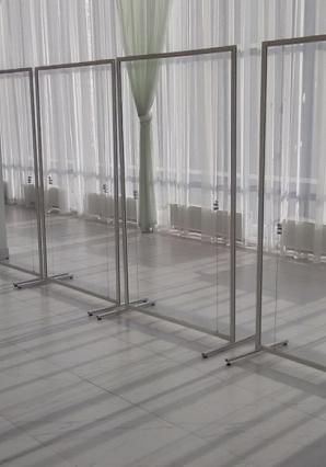 Напольный стенд фото 1