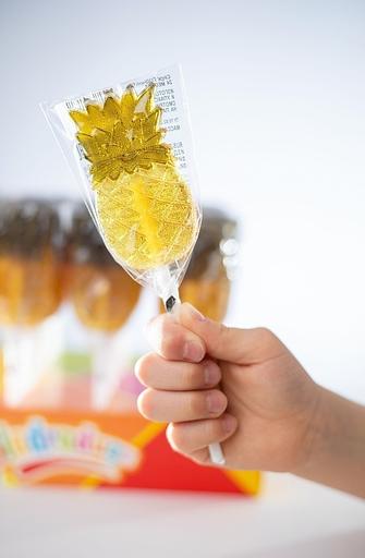 Карамель на палочке Sladraduga 40х25 г со вкусом ананаса, арбуза, клубники фото 7