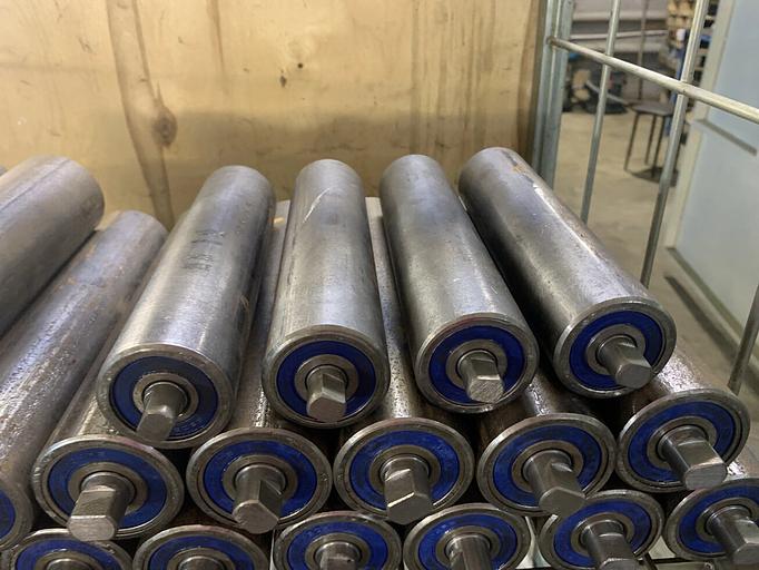 Ролики конвейерные стальные длина 900 мм, диаметр 48 мм фото 3