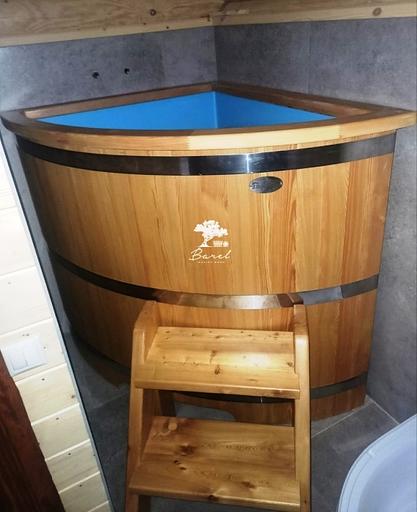 Купель из дерева с пластиком угловая №1 фото 1