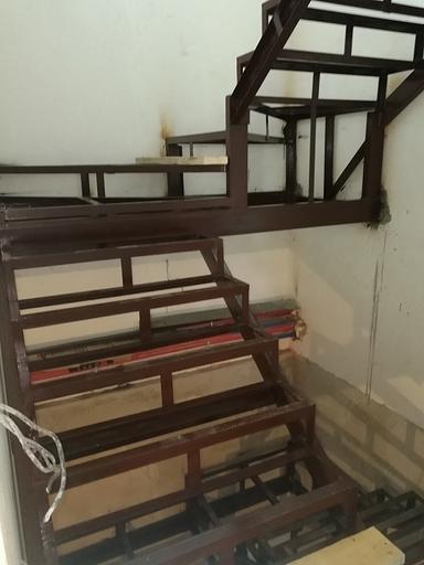 Изготовление прямых металлических лестниц на заказ фото 2