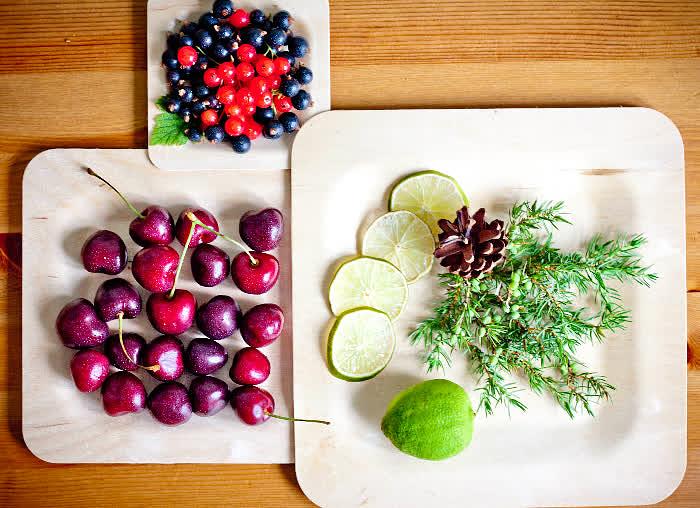 Тарелка для главных блюд одноразовая, квадратная 230 мм фото 1