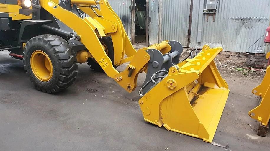 Быстросъем на фронтальный погрузчик фото 1