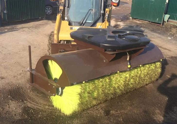 Щетка дорожная для мини погрузчика фото 1