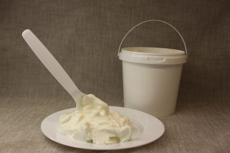 Сметана «Крестьянская» 0,9 кг 20 % фото 2