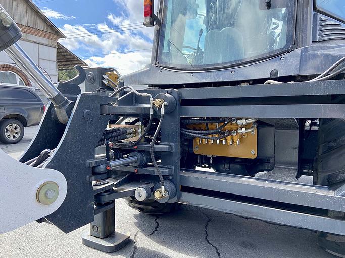 Экскаватор-погрузчик Borus BR-840 фото 5