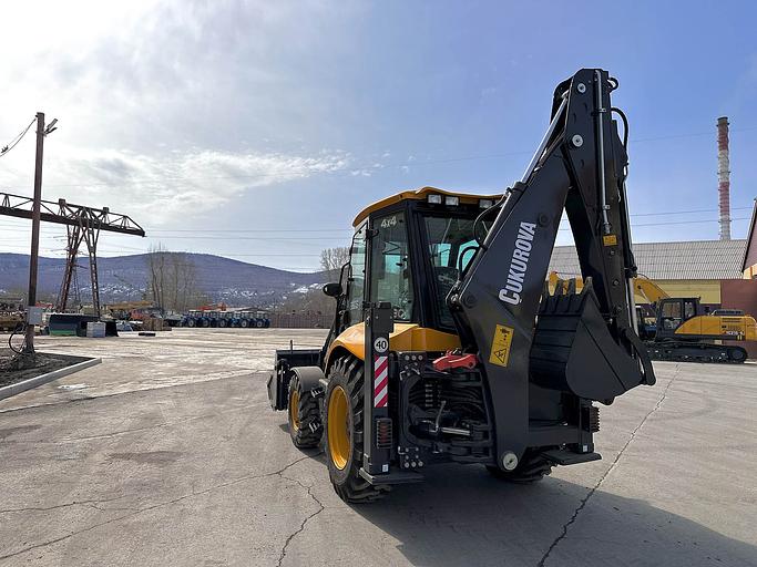 Экскаватор-погрузчик Cukurova 880S фото 3