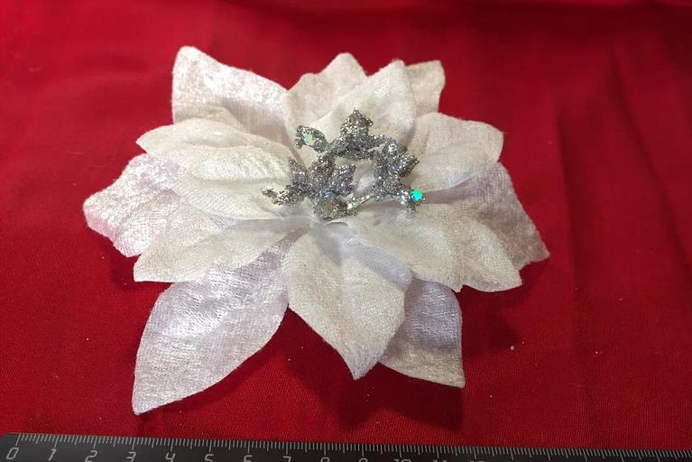 Цветок Декор на клипсе 16х3см белый фото 1