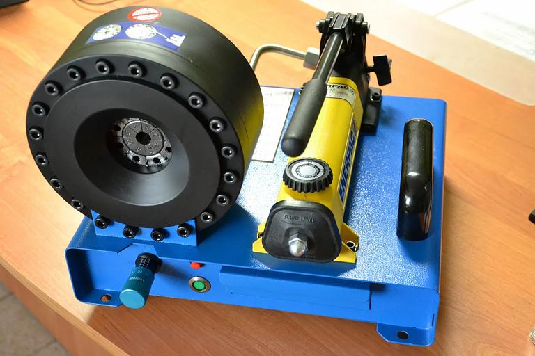 Опрессовочный станок Samway-P16 HP в комплекте с 8 кулачками фото 1