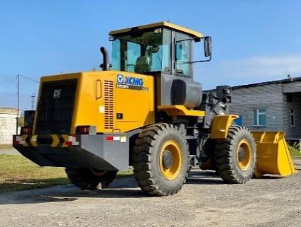 Фронтальный погрузчик XCMG LW330RU фото 2