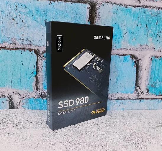 Накопитель SSD на 250Gb Samsung 980 NVME M.2 MZ-V8V250 фото 1