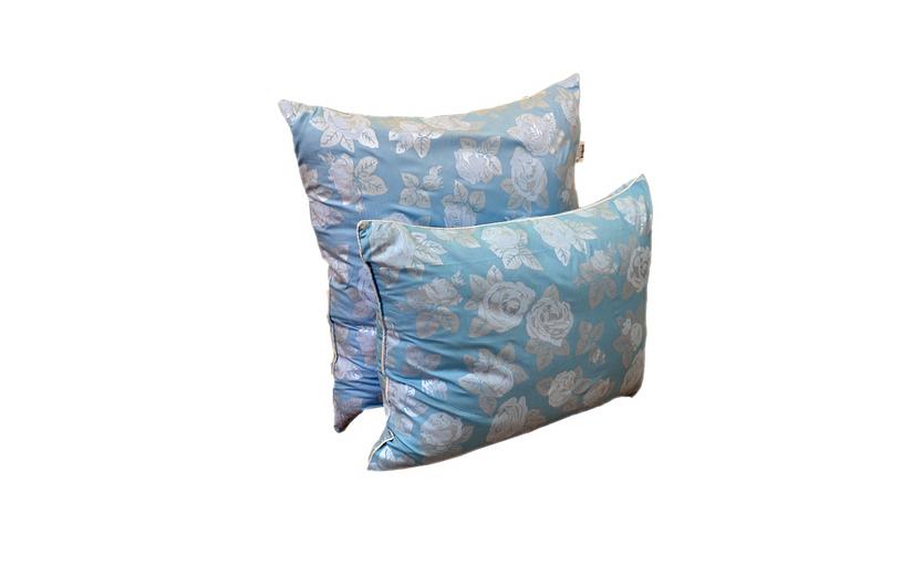Подушка «Дива» голубая с рисунком роза 50×68 см опт фото 1