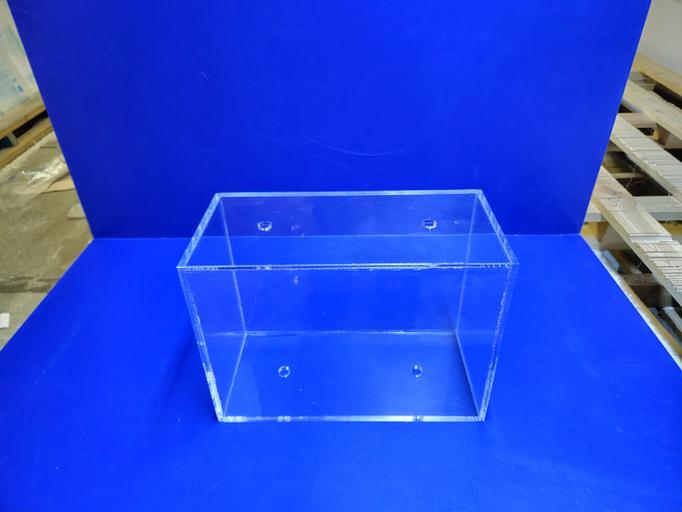 Герметичная ёмкость из оргстекла для кислоты. Производство ёмкостей, коробов, кубов для воды и другой жидкости. фото 5