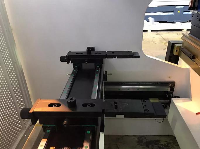 Пресс листогибочный гидравлический c ЧПУ SMD PBA 50-1300 фото 8