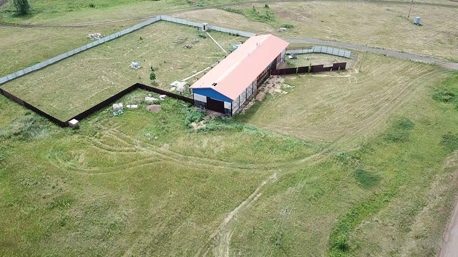 Здание и земельный участок для объектов с/х фото 1