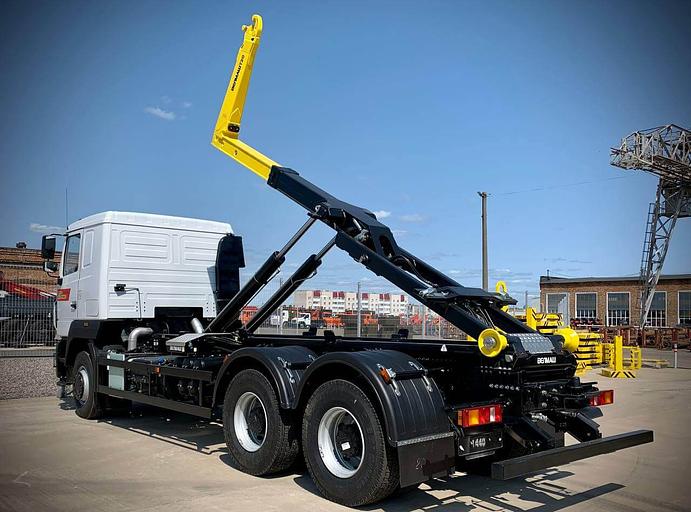 МАЗ 631228-8575-012 с крюковым погрузчиком Велмаш ВК Т20-6 фото 2