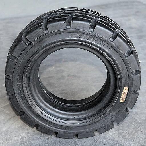 Шина массивная 15х4.5-8 (125/75-8, 15х4 1/2-8) 3.00D BKT MAGLIFT STD фото 2